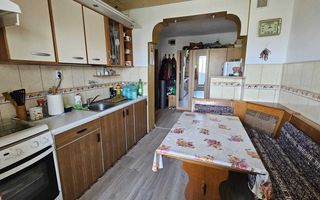 Nicolina Prima Statie Apartament 2 Camere Decomandat 56 Mp Bloc 1986 - Poză 1