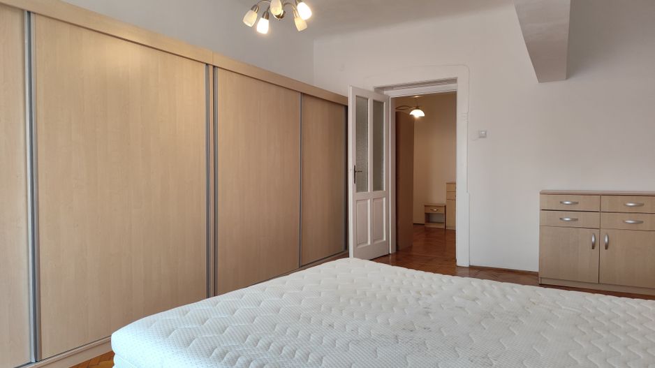 Inchiriere apart. 4 cam. Ultracentral, pe str. Iosif Vulcan, Oradea - Poză 11