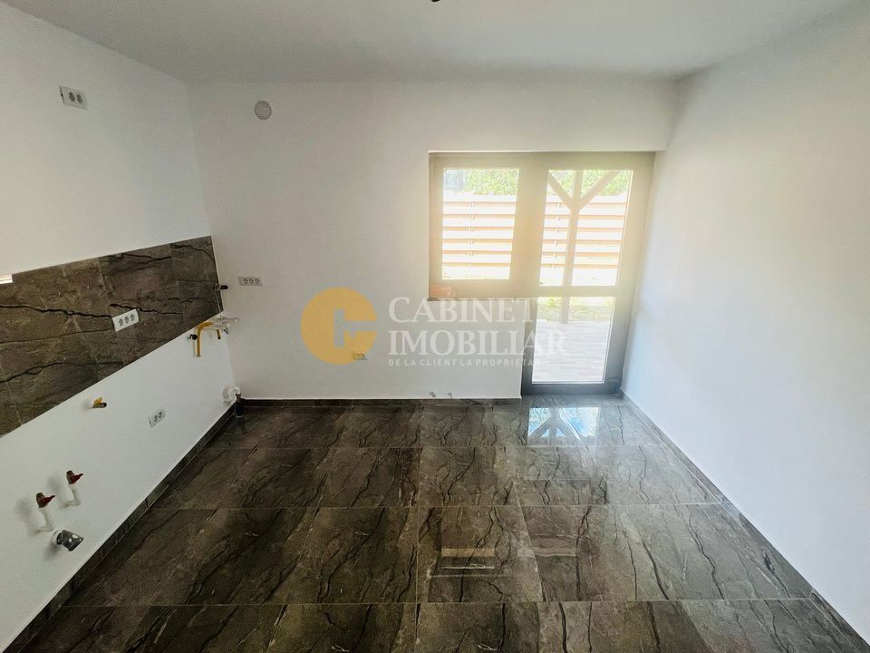 Casa individuala LA ASFALT - 3 camere - 410mp teren - toate utilitatile - Poză 3