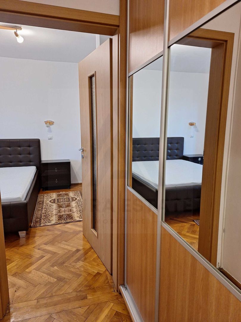 Apartament 84 mp utili  4 camere 3 dormitoare 2 balcoane  zona Strand I - Poză 3