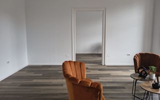 Spatiu birouri, ultracentral, Piata 1 Decembrie. 8 E + TVA/mp/luna. - Poză 3