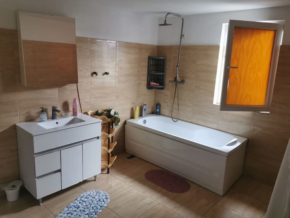 Casa de vanzare - comuna Pielesti - Poză 9