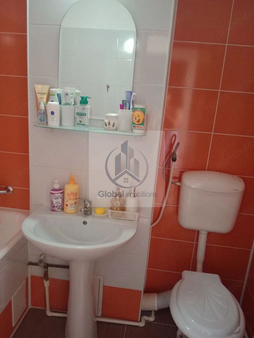 Vând apartament 2 camere Titan - Poză 5