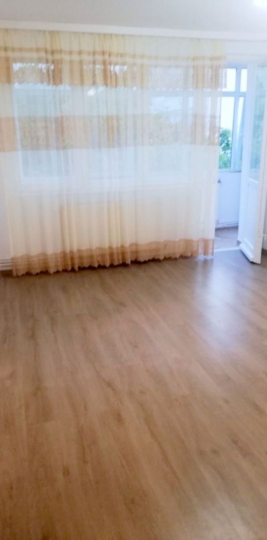 De inchiriat apartament 2 camere nemobilat, Micro 16, 1400 lei - Poză 2