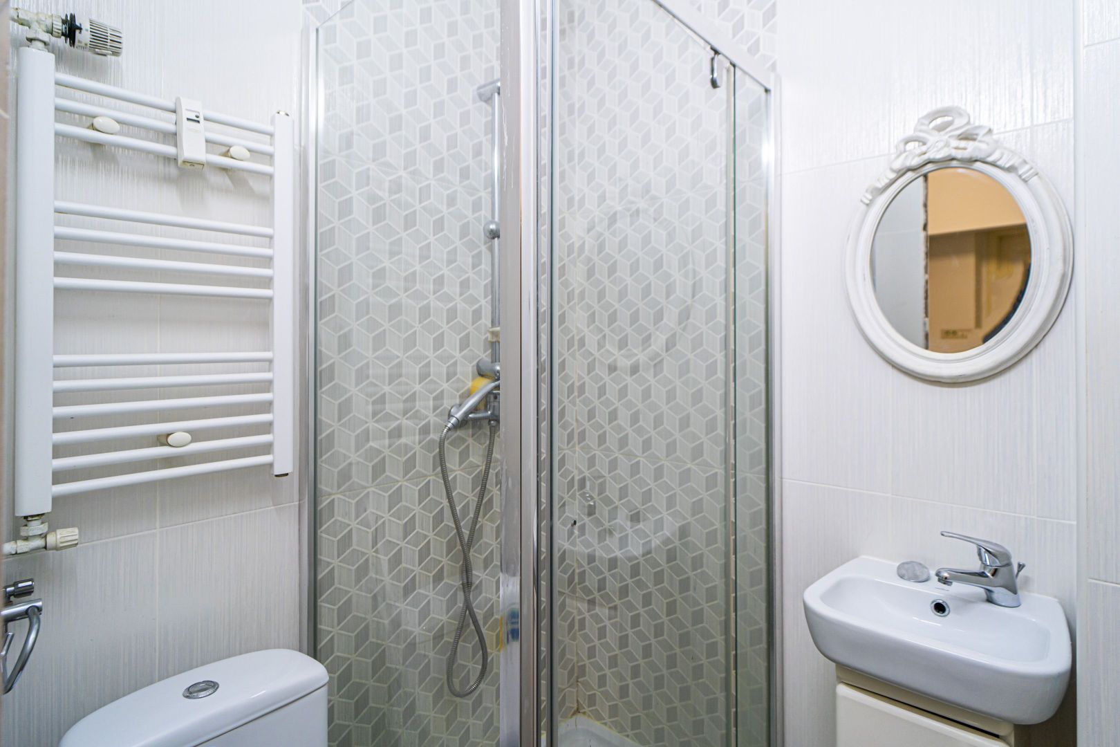 Drumul Sarii, 3 camere, 77 mp, et 5, 2 băi, bucatarie mare, disponibil imediat - Poză 17