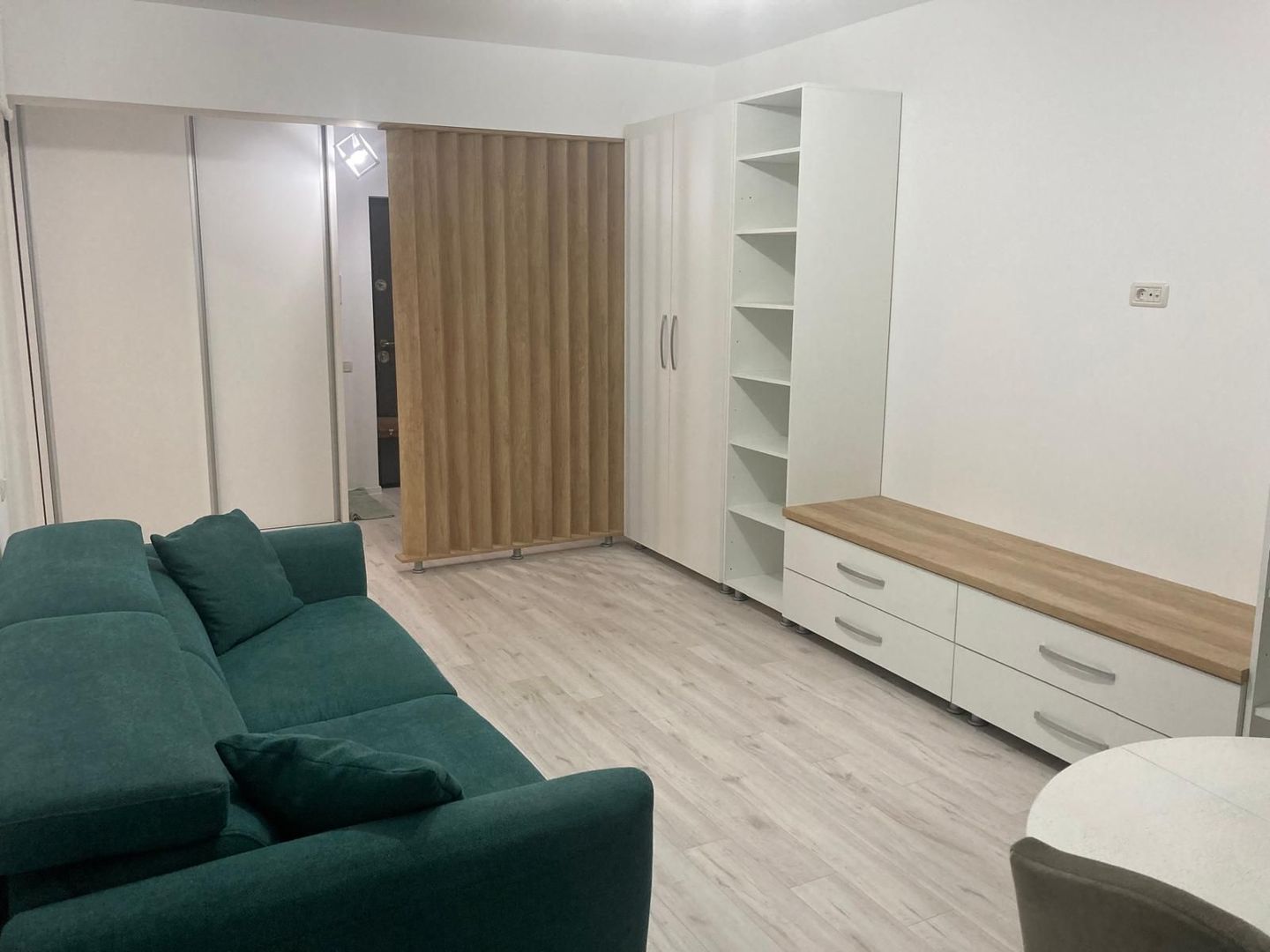 Garsoniera VIVAMUS(Rulmentul),mobilata, utilata,Parcare subterana - Poză 1