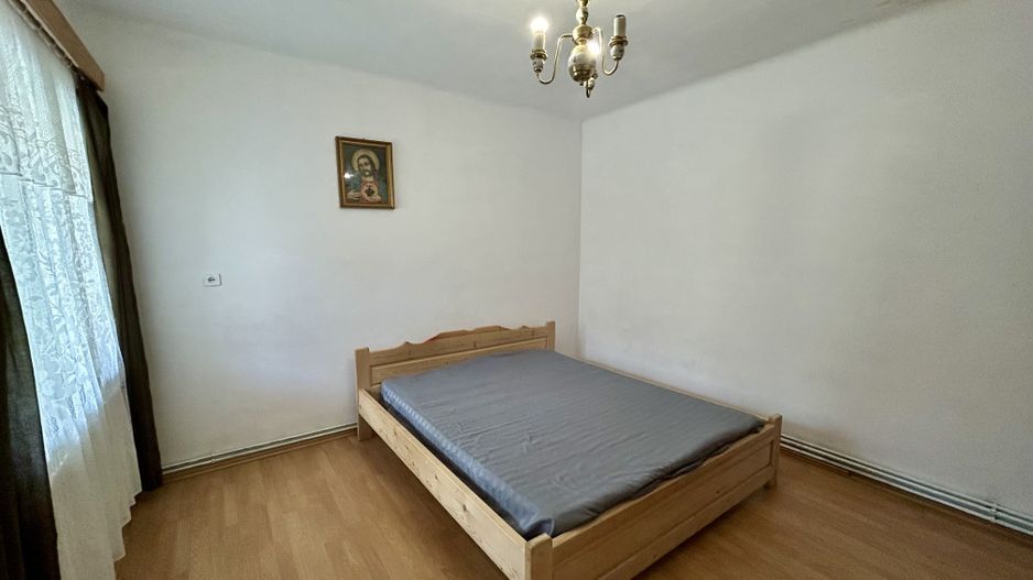 Pensiune cu potențial deosebit, vedere spectaculoasă spre Piatra Craiului - Poză 18