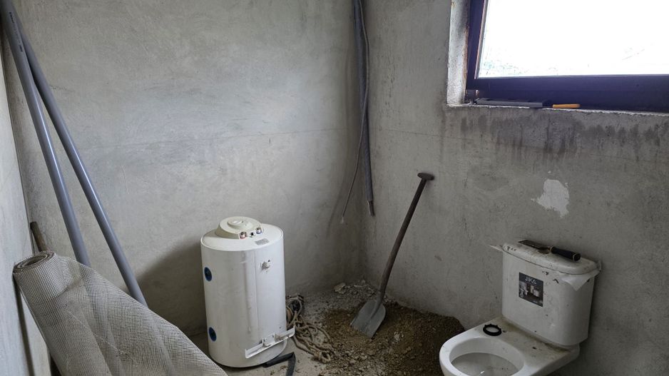 Casa la rosu Boroaia-Suceava - Poză 5