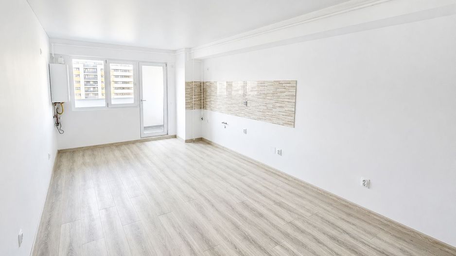 Apartament FINALIZAT 2 camere , 65mp. Copou 115000 euro TVA inclus - Poză 1
