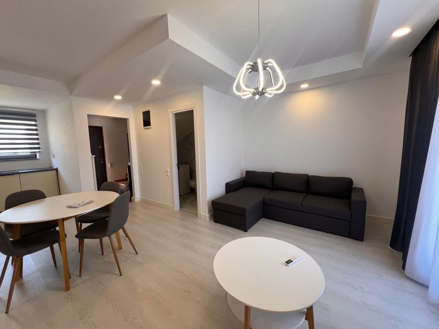 Vila 3 camere Cosmopolis - Poză 1