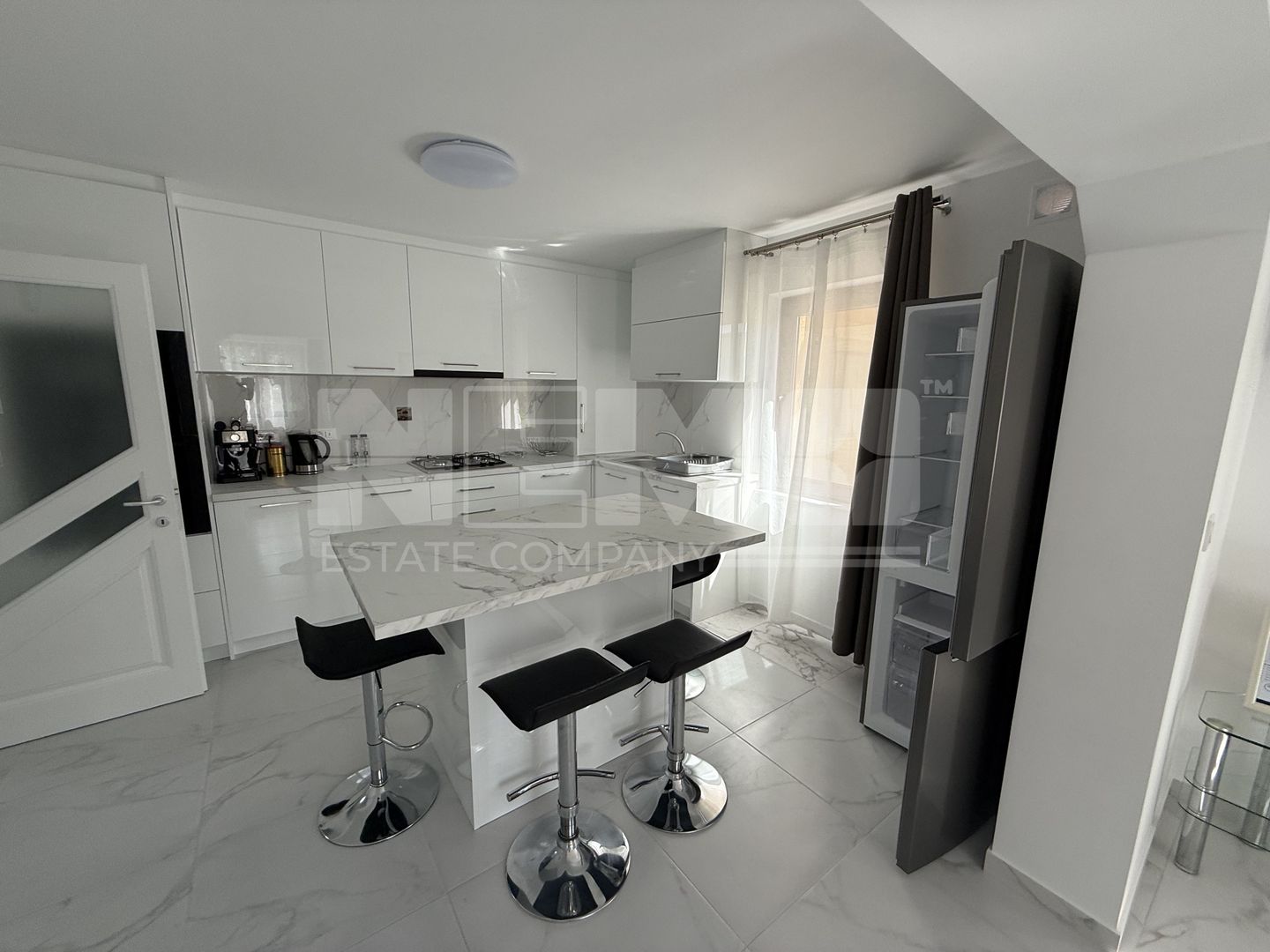 Apartament la casă de închiriat | Parter | Complet Mobilat - Poză 1