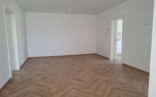 Casa renovata total- zona Calea Poplacii cu teren de 454 mp - Poză 5