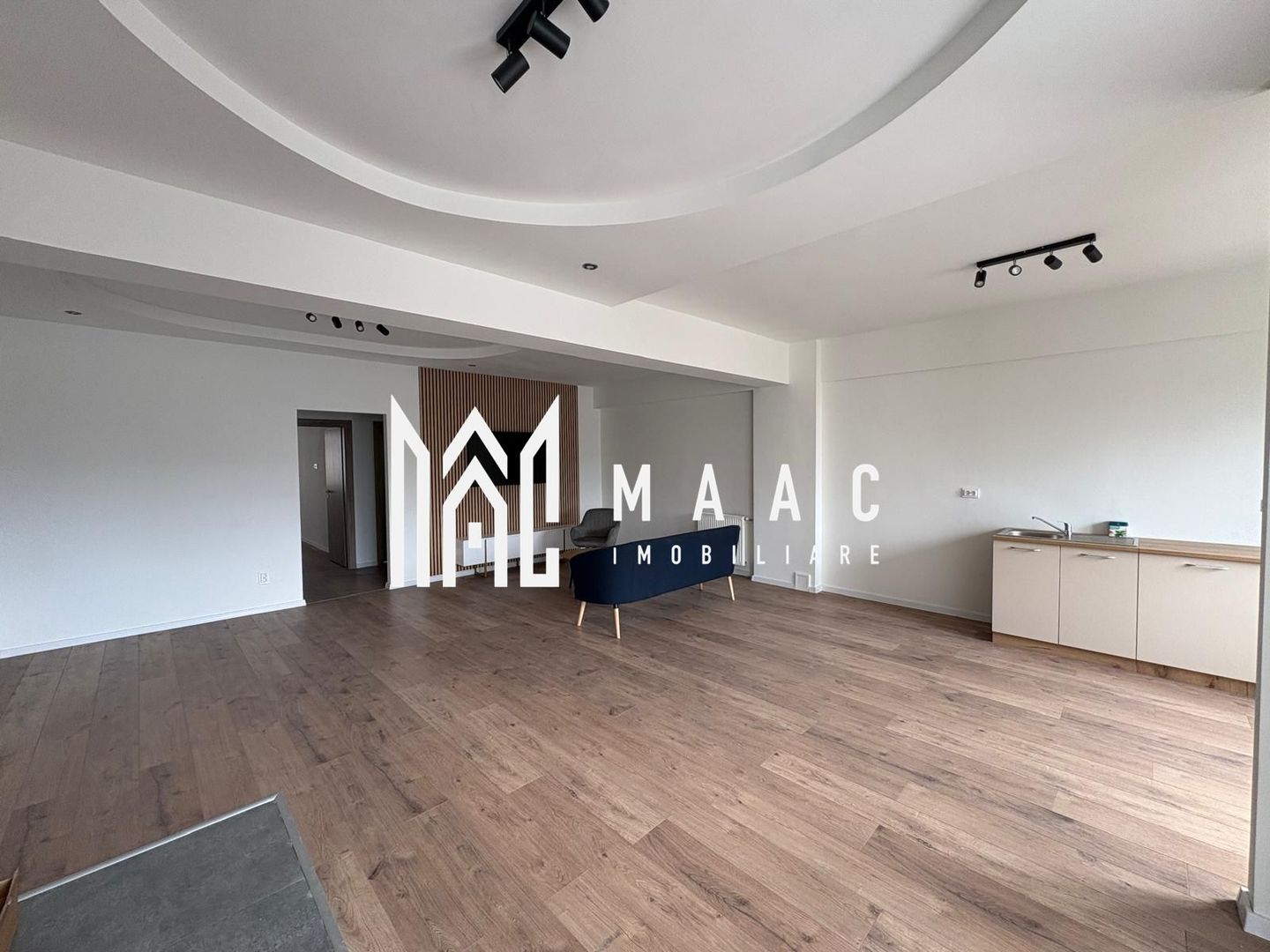 Apartament 3 camere I Lift Etaj 1 I Balcon I Oituz | Parcare - Poză 1