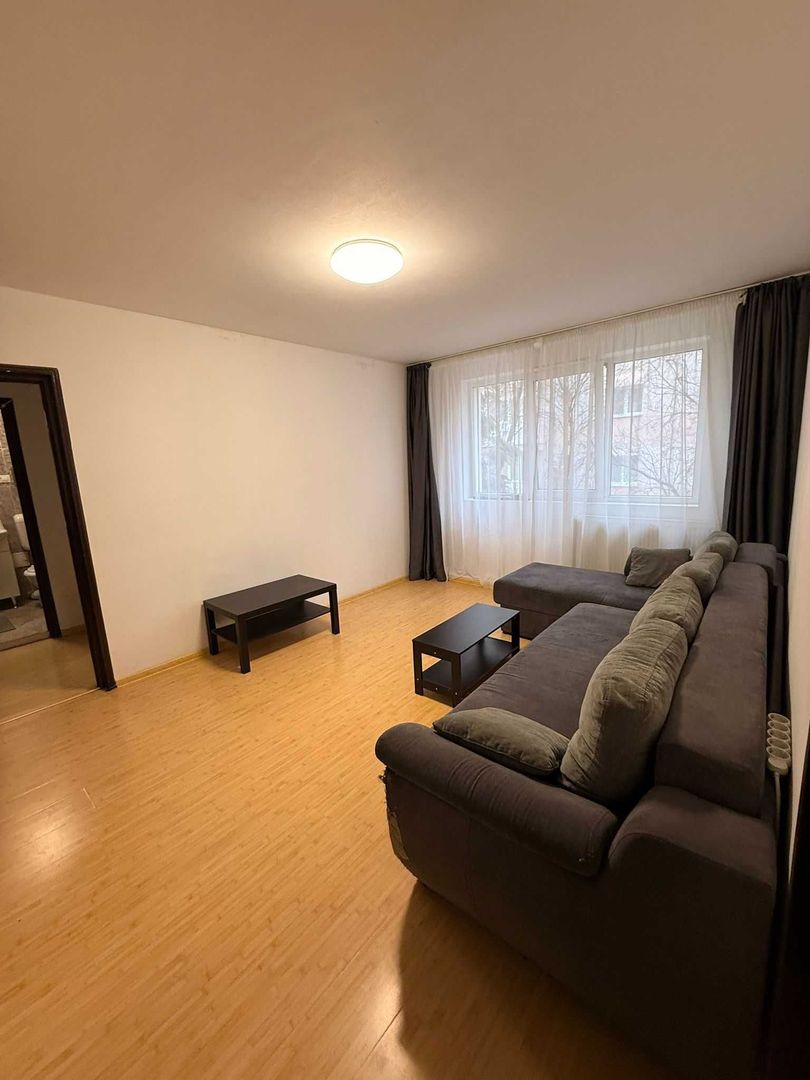 De vanzare Apartament 3 camere Drumul Taberei - Poză 2
