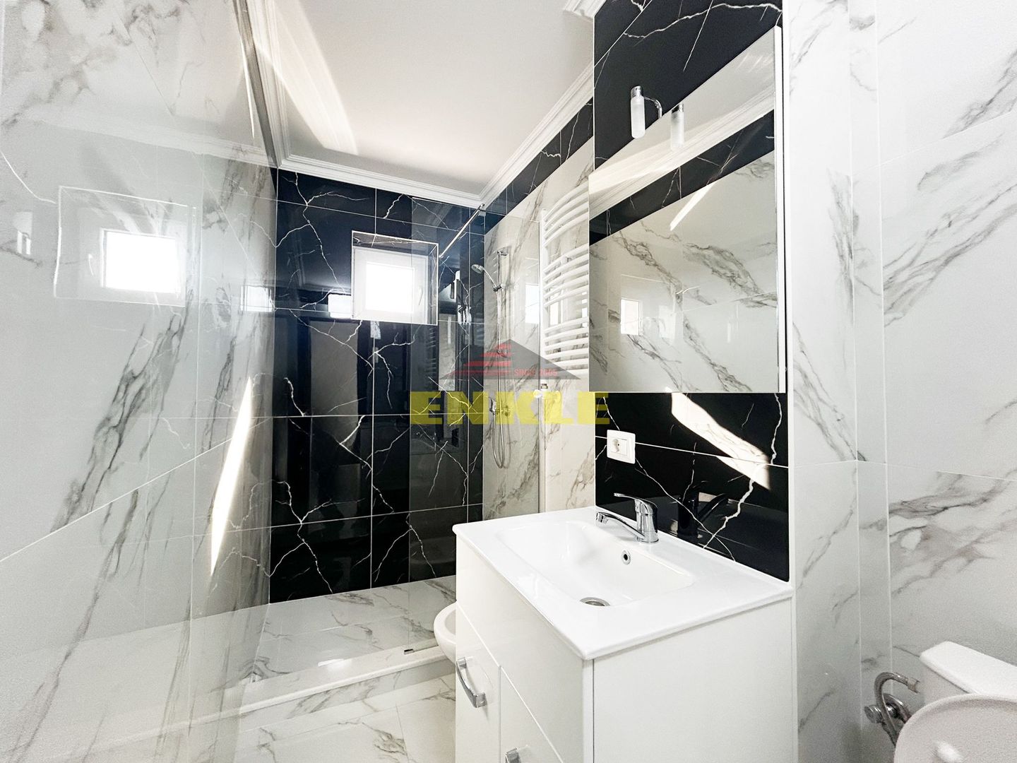 De vanzare apartament 2 camere, zona Est Clinic. - Poză 8