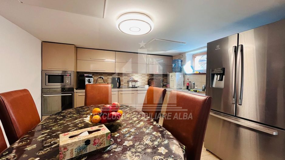 Casa individuala renovata, Lipoveni - Poză 2