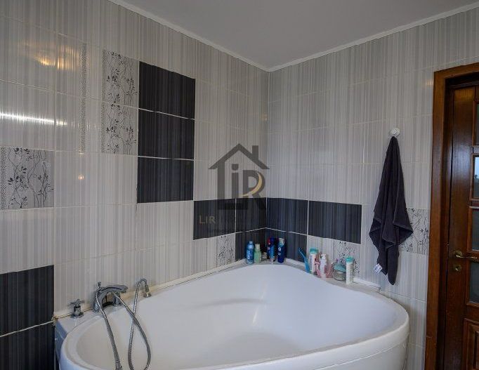 Vilă 5 camere 240 mp, mobilata,teren 806 mp – Platou Galata, Iași - Poză 12