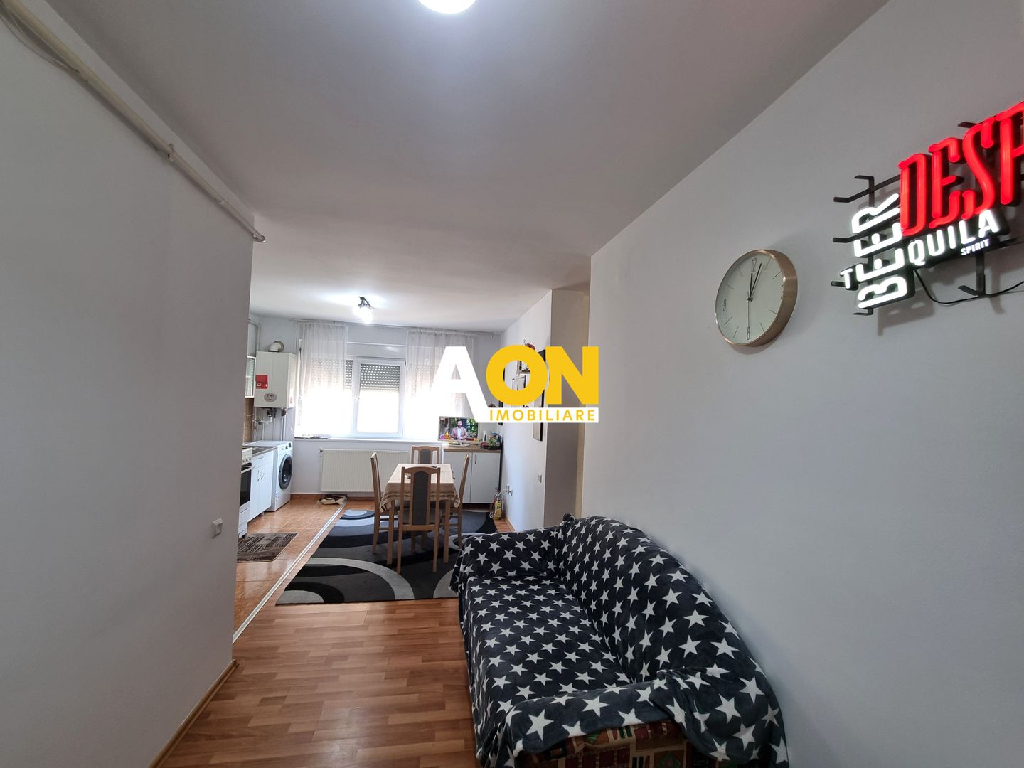 De vanzare apartament 3 camere, zona Kaufland, Cetate - Poză 3