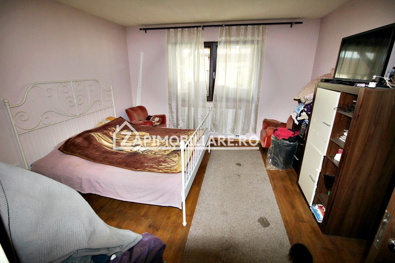 Casa 5 camere,250 mp,660 mp teren, cartier 7 Noiembrie,zona Sudului, - Poză 4