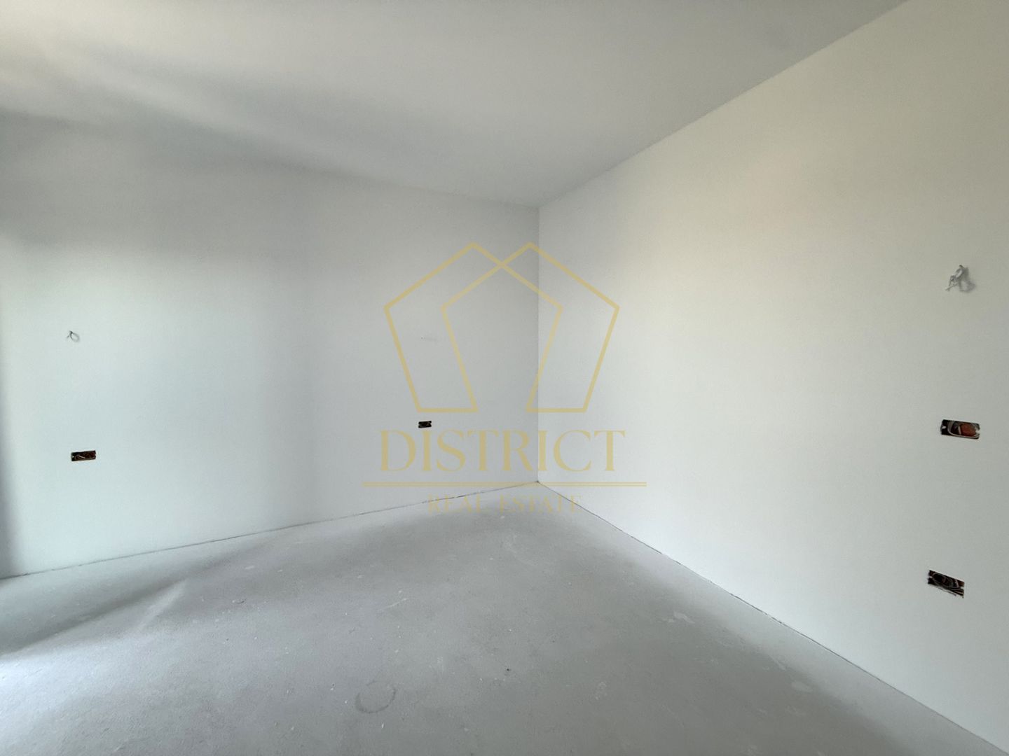 Duplex premium 4 camere, 2 balcoane | Covaci - Poză 14