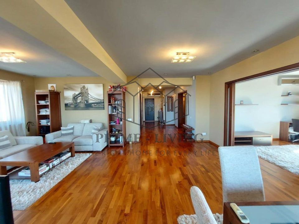 APARTAMENT CU 3 CAMERE, ULTRA-CENTRAL SI FOARTE SPATIOS LA VANZARE - Poză 2