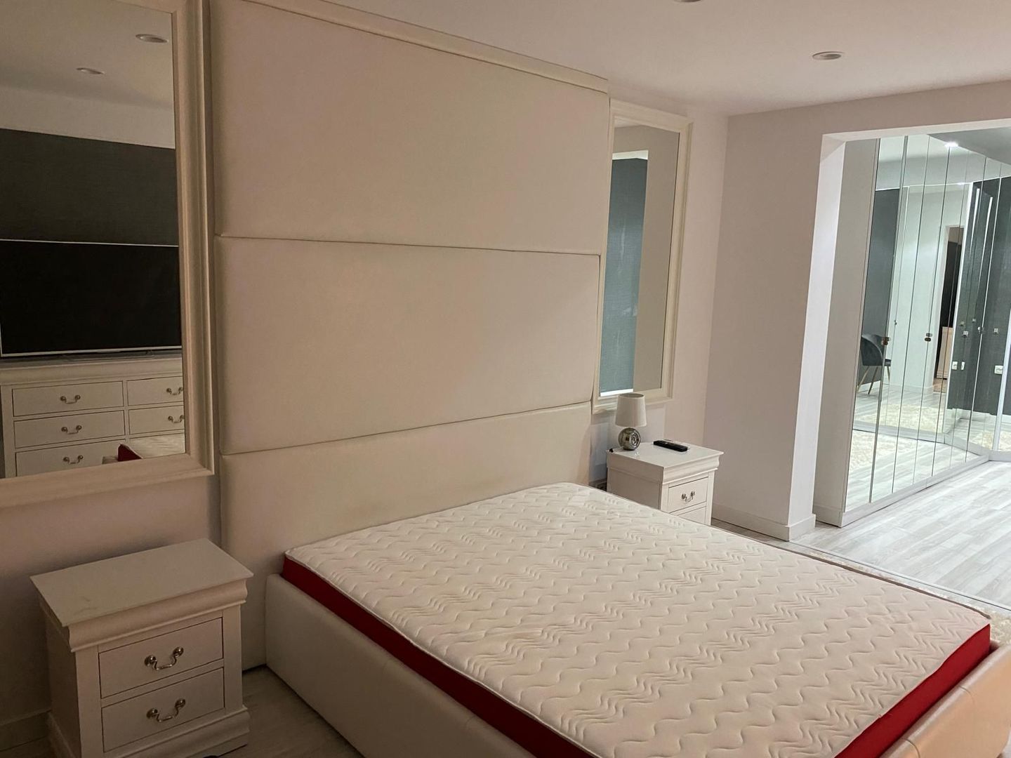 Vila tip Townhouse de inchiriat | langa Porsche Pipera | 4 camere - Poză 2