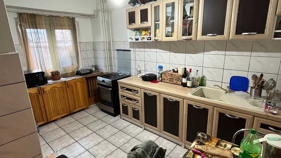 apartament decomandat cu 4 camere - Poză 7