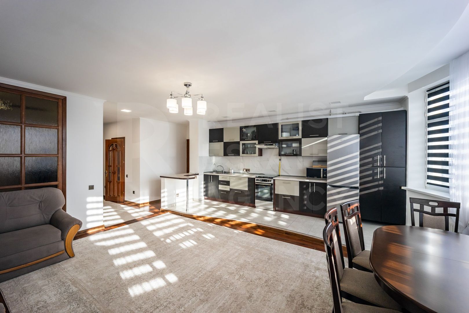 Vânzare, apartament 2 camere + living, str. Alecu Russo, Ciocana - Poză 3