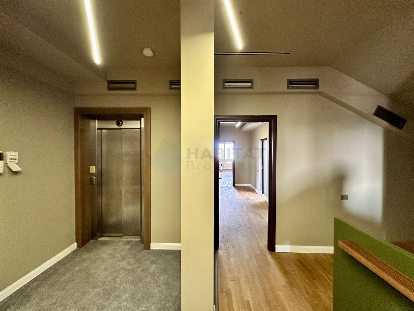 Spațiu office premium, discret - Poză 22