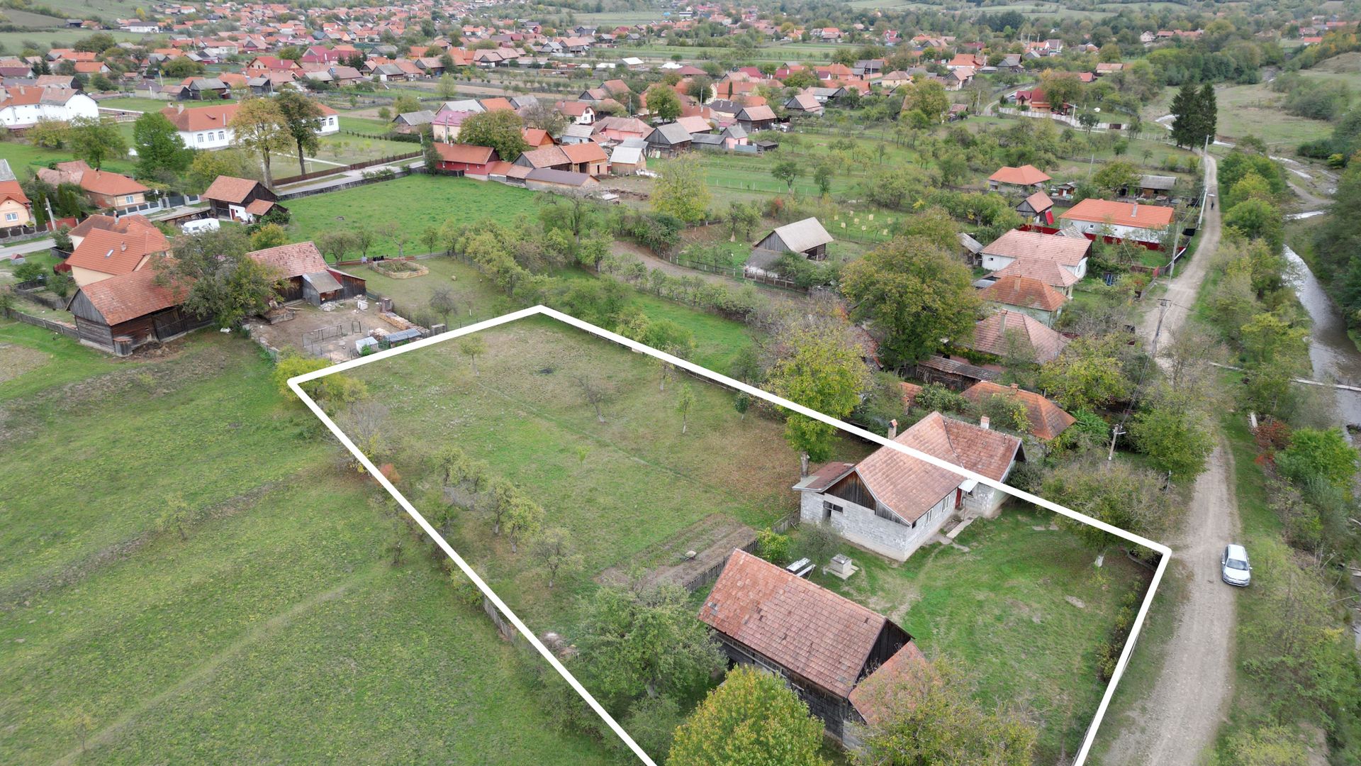 Casă 3 camere 100 M² cu 2360 M² teren - Poză 2