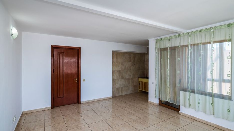 Apartament în vilă - Acces independent - Investiție & business - Nicolae Dobrin - Poză 14