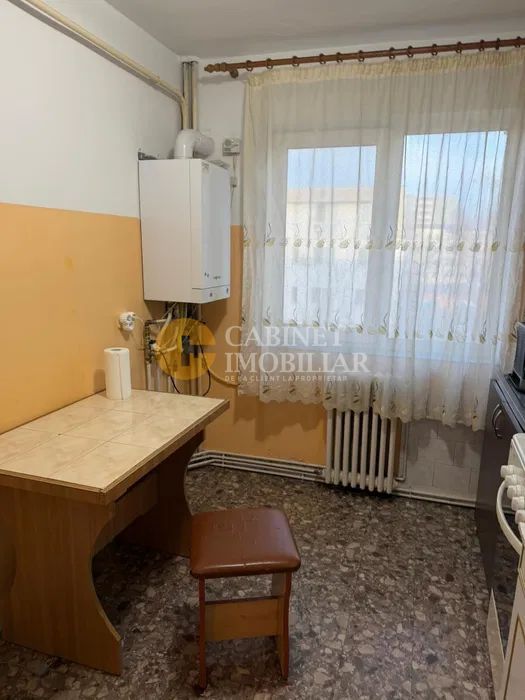 Închiriez apartament 2 camere – Podu Roș, etaj - Poză 4
