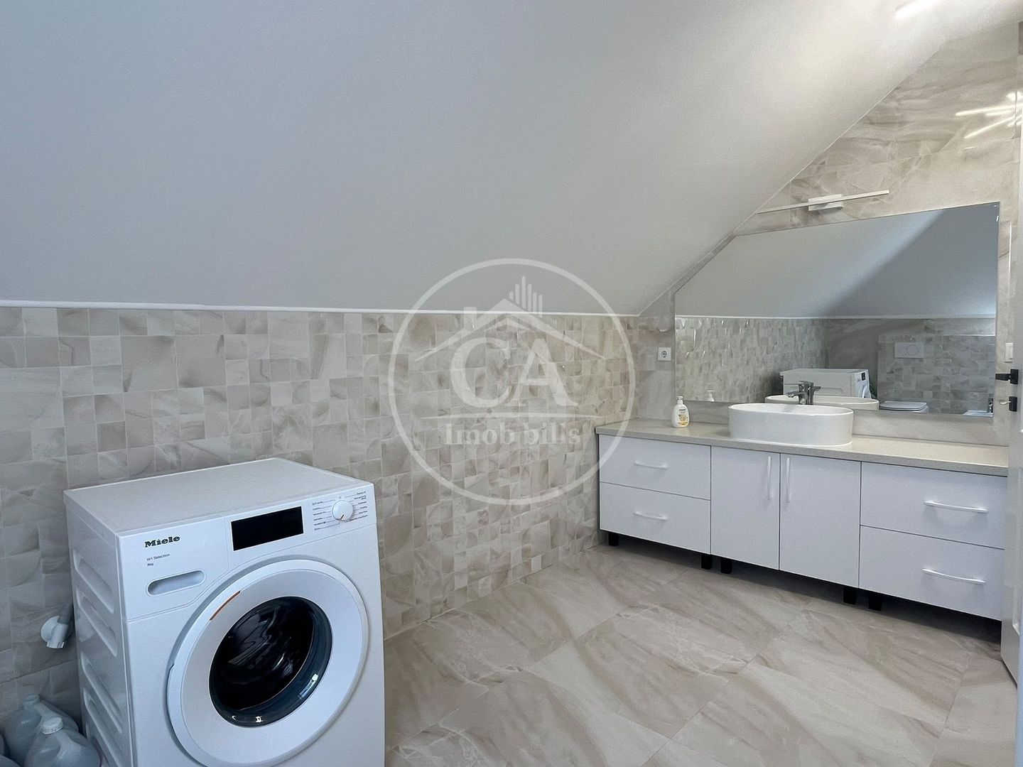Casă de închiriat tip duplex cu 6 camere în zona Gheorghe Doja,Oradea. - Poză 14