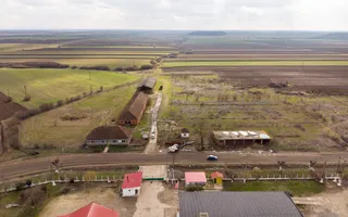 Fermă cu teren intravilan de 35000 mp în Mișca - Poză 23