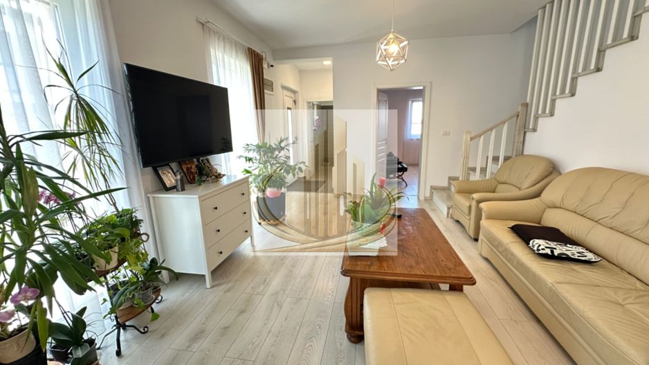 Jumatate duplex 5 camer 3 bai - Poză 2