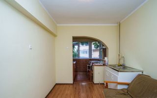 Str Victoriei - Apartament 2 cam decomandat Central - Poză 4