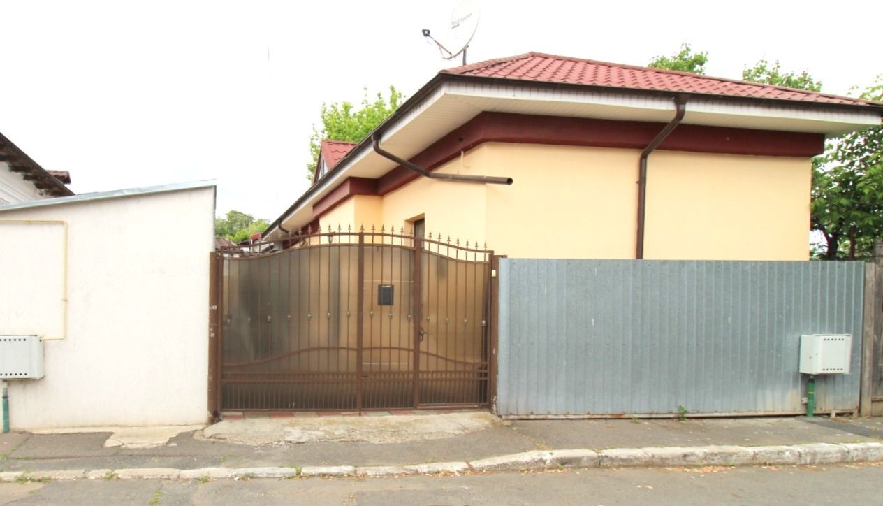 De vanzare casa cu 3 camere, zona Port, 65.000 euro - Poză 1