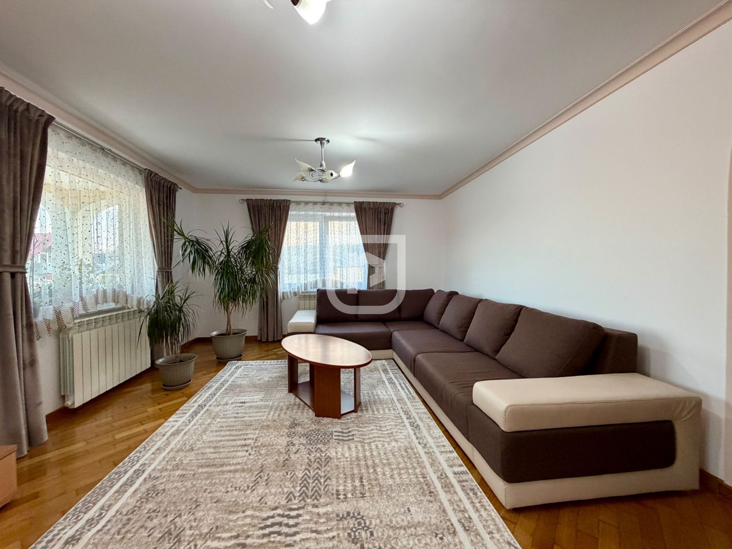 Casă 5 camere, 2.800 mp teren, Dărmănești – 13 km Suceava - Poză 3