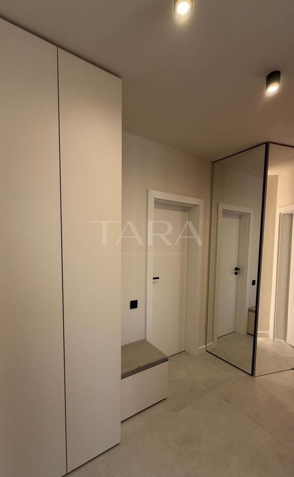 Vând apartament 2 camere mobilat, utilat - Poză 10