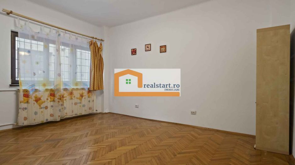 Langa Metrou, curte proprie 200mp, Garaj, 3 camere, centrala, pet friendly - Poză 10