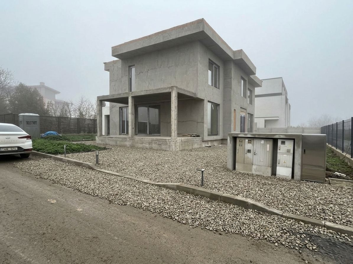 Casă P+1, 315 m² utili | Teren 1.530 m² | Pe malul lacului Ostratu - Poză 6