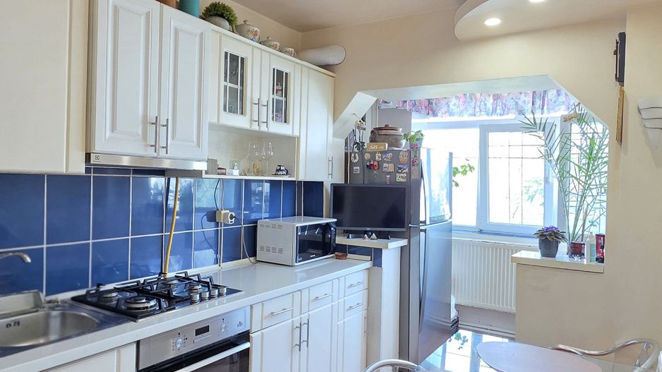 Apartament cu 3 camere, mobilat și utilat, etaj 3, VASLUI zona CARTIER; - Poză 6