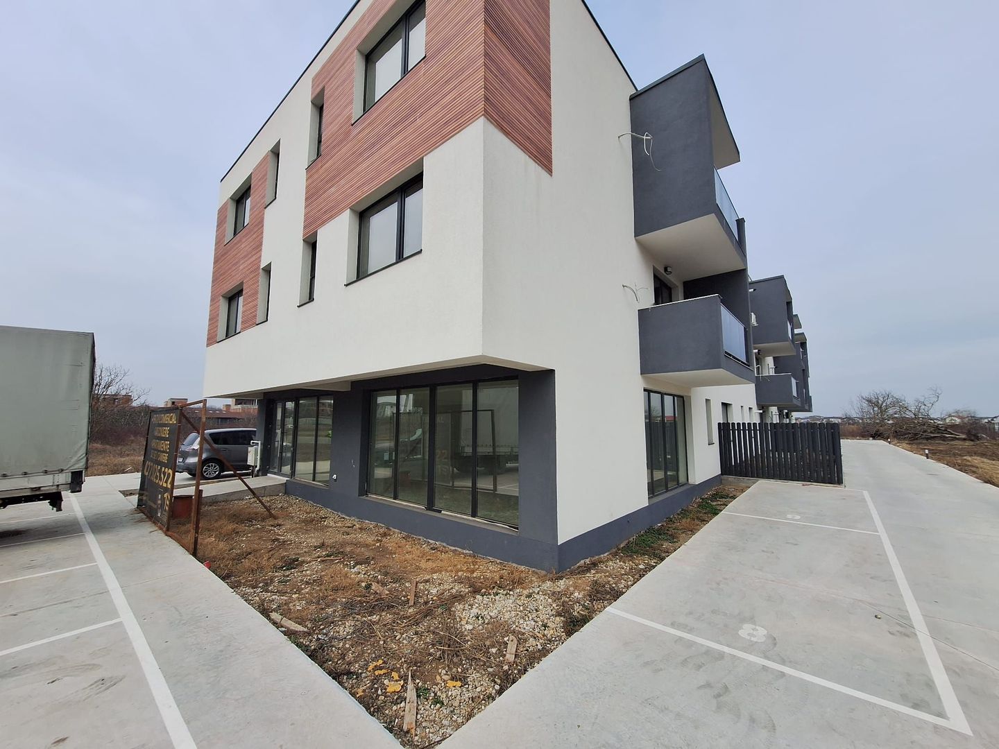 Spatiu Comercial Tunari Otopeni Bloc Nou Vanzare / Inchiriere - Poză 16