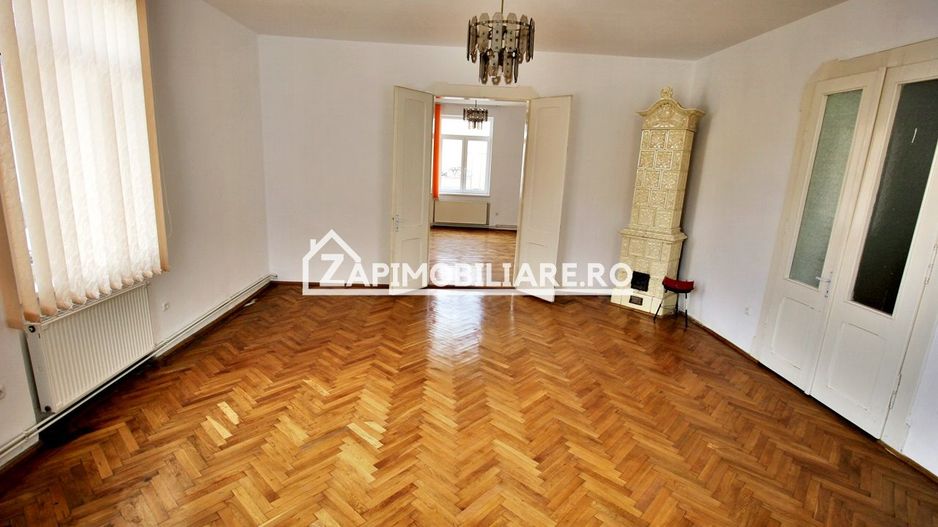Casa 5 camere,3 băi,180 mp.teren 371 mp.Central - Poză 7
