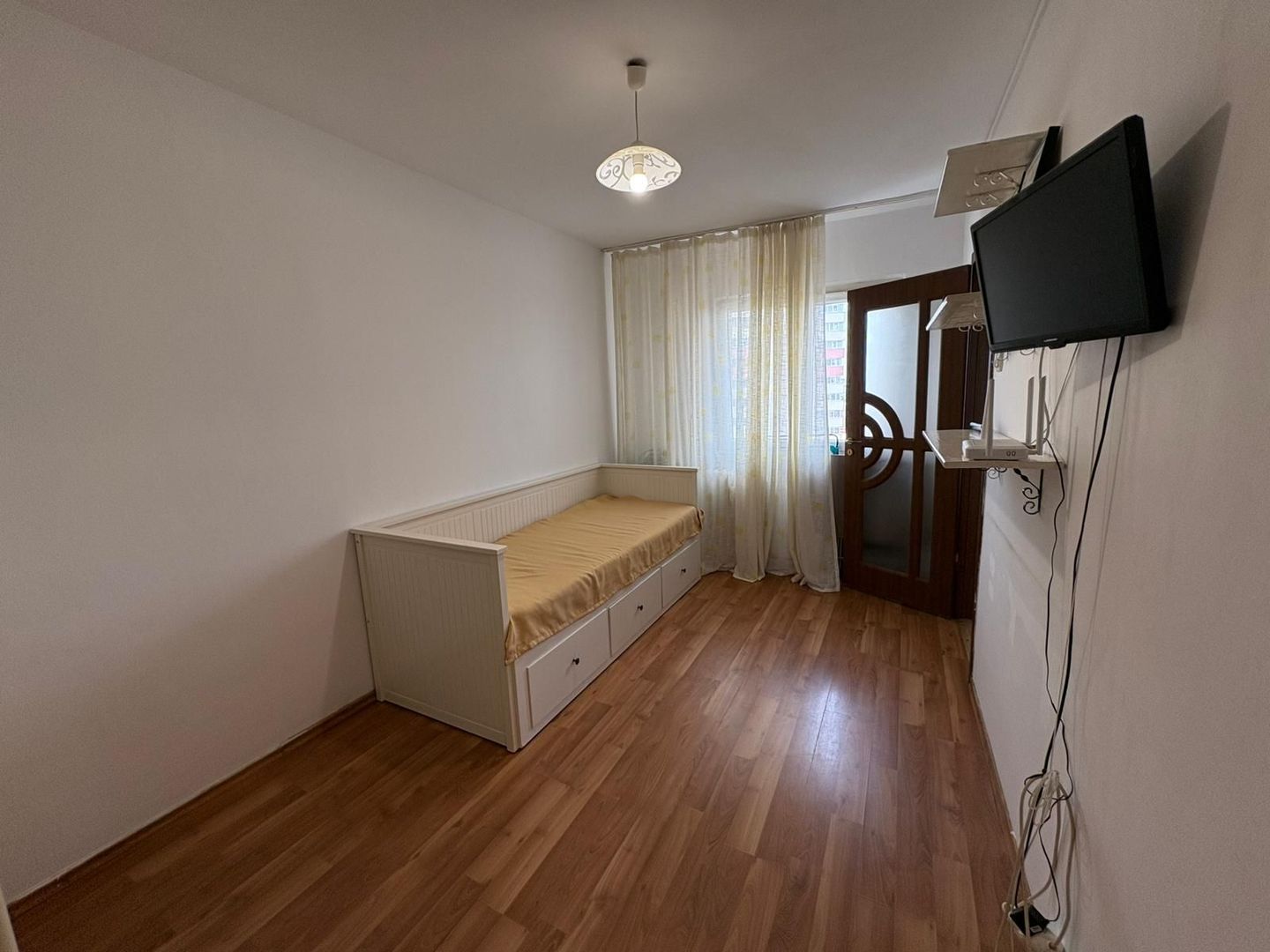 GARSONIERA PIATA SUDULUI, BUCATARIE INCHISA, MODERN, METROU 8 MINUTE - Poză 1