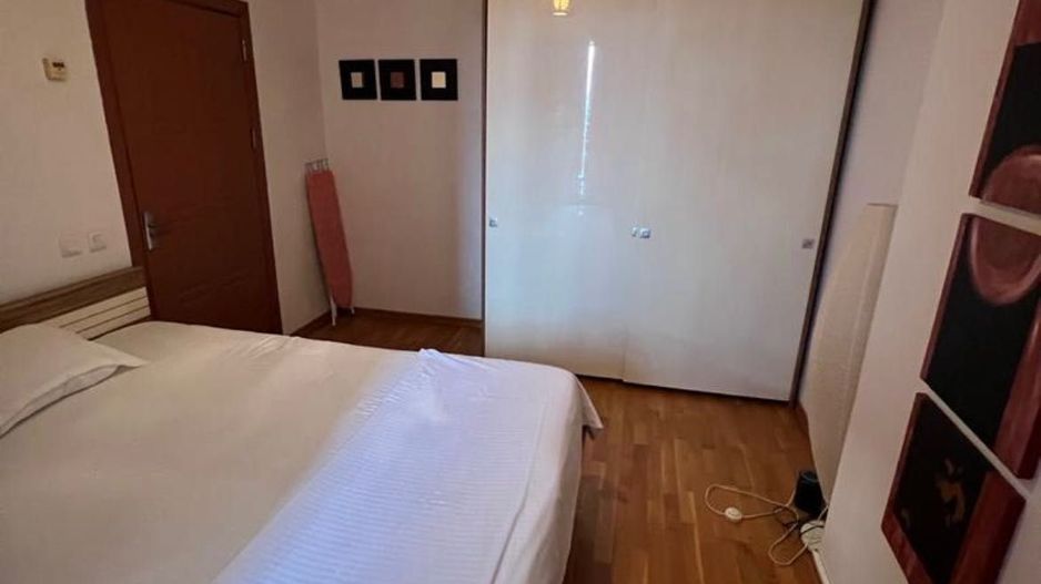 Închiriez apartament 2 camere, Decebal, mobilat și utilat, plan B - Poză 5