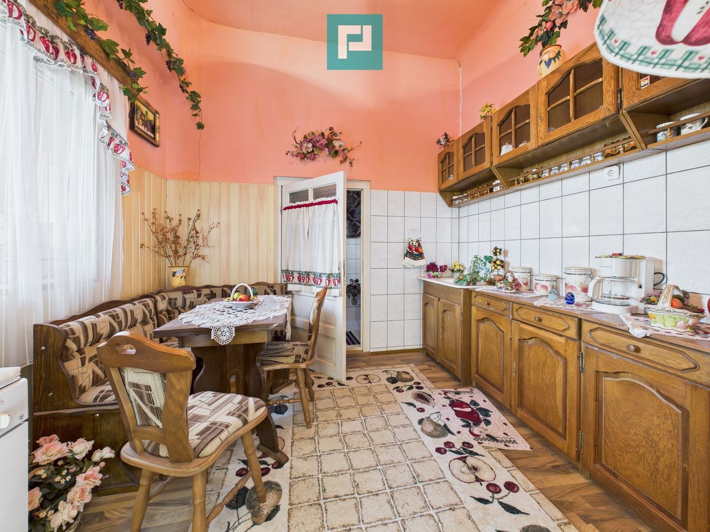 Casă cu 6 camere în Sânicolau Mare Timiș - Poză 18