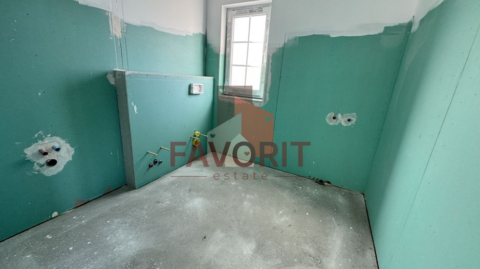 Casa Individuala in Mosnita. La asfalt. Cu Carport - Poză 26