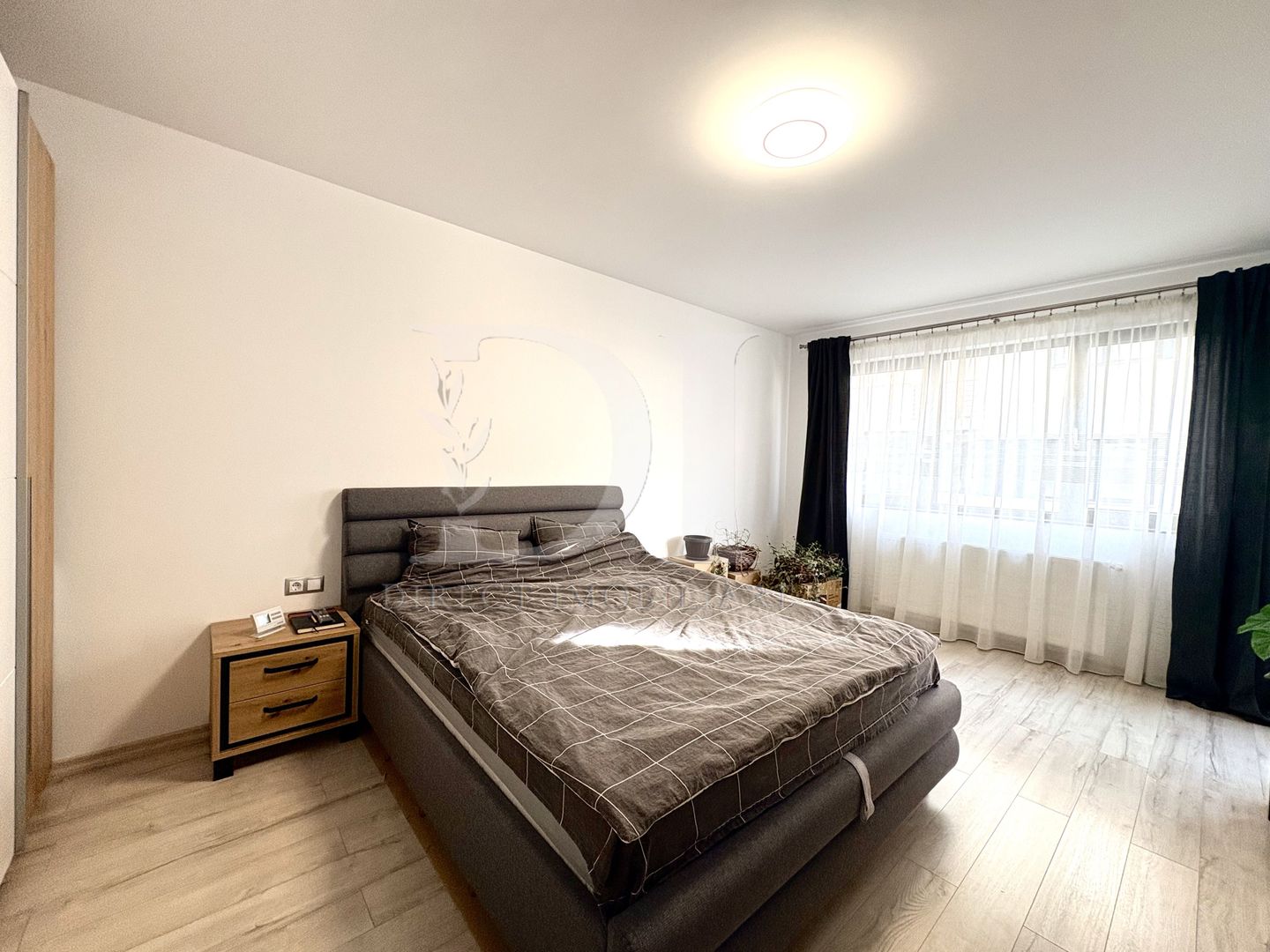 Apartament cu 2 camere-Zona Eroilor Floresti - Poză 5