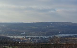 Teren intravilan de vânzare, Aroneanu, Iași – 1000 mp, vedere lac și oraș - Poză 1